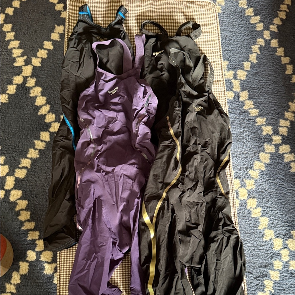 Bundle of 4 Speedo Kneeskins